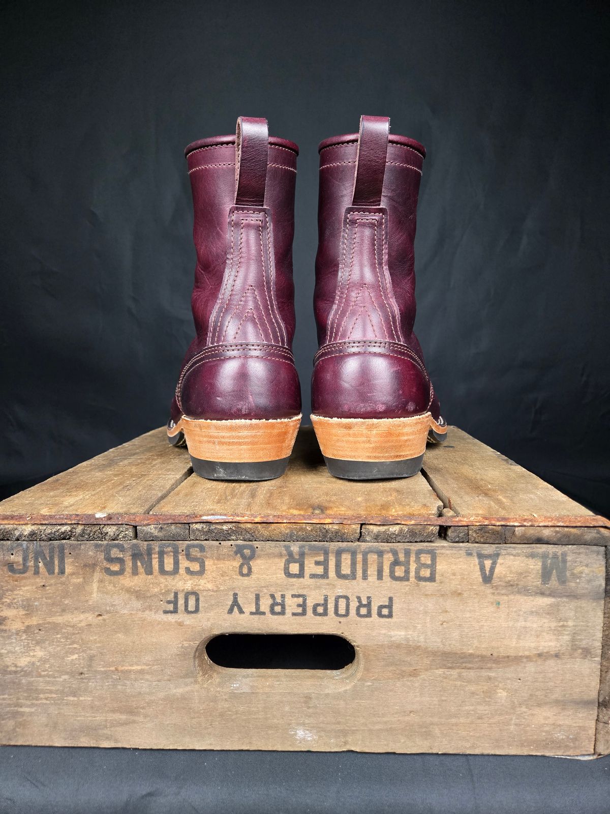 Photo by ShnyHntr91 on January 21, 2025 of the Nicks MTO in Horween, Color #8 Cypress.