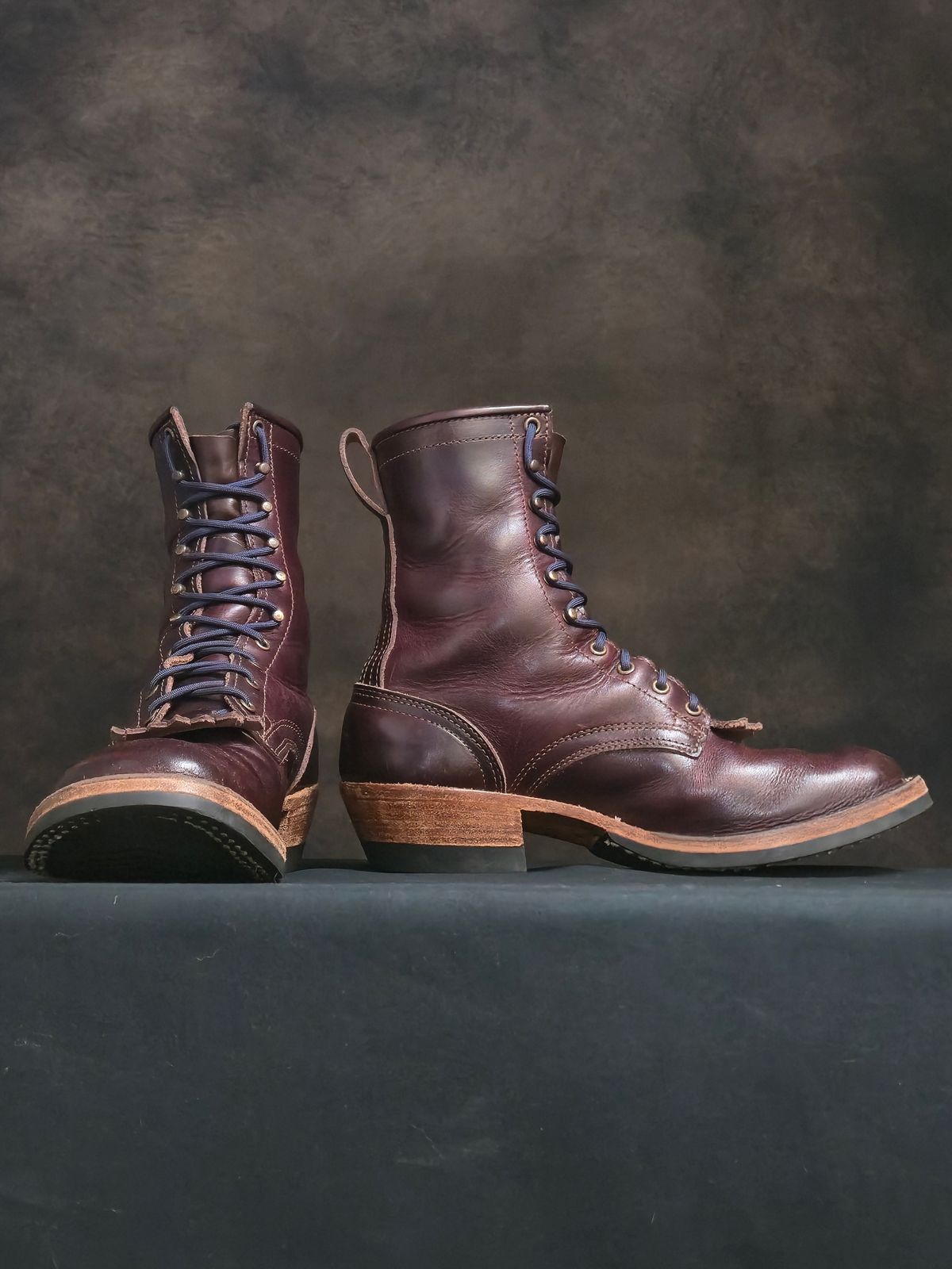 Photo by ShnyHntr91 on September 10, 2025 of the Nicks MTO in Horween, Color #8 Cypress.