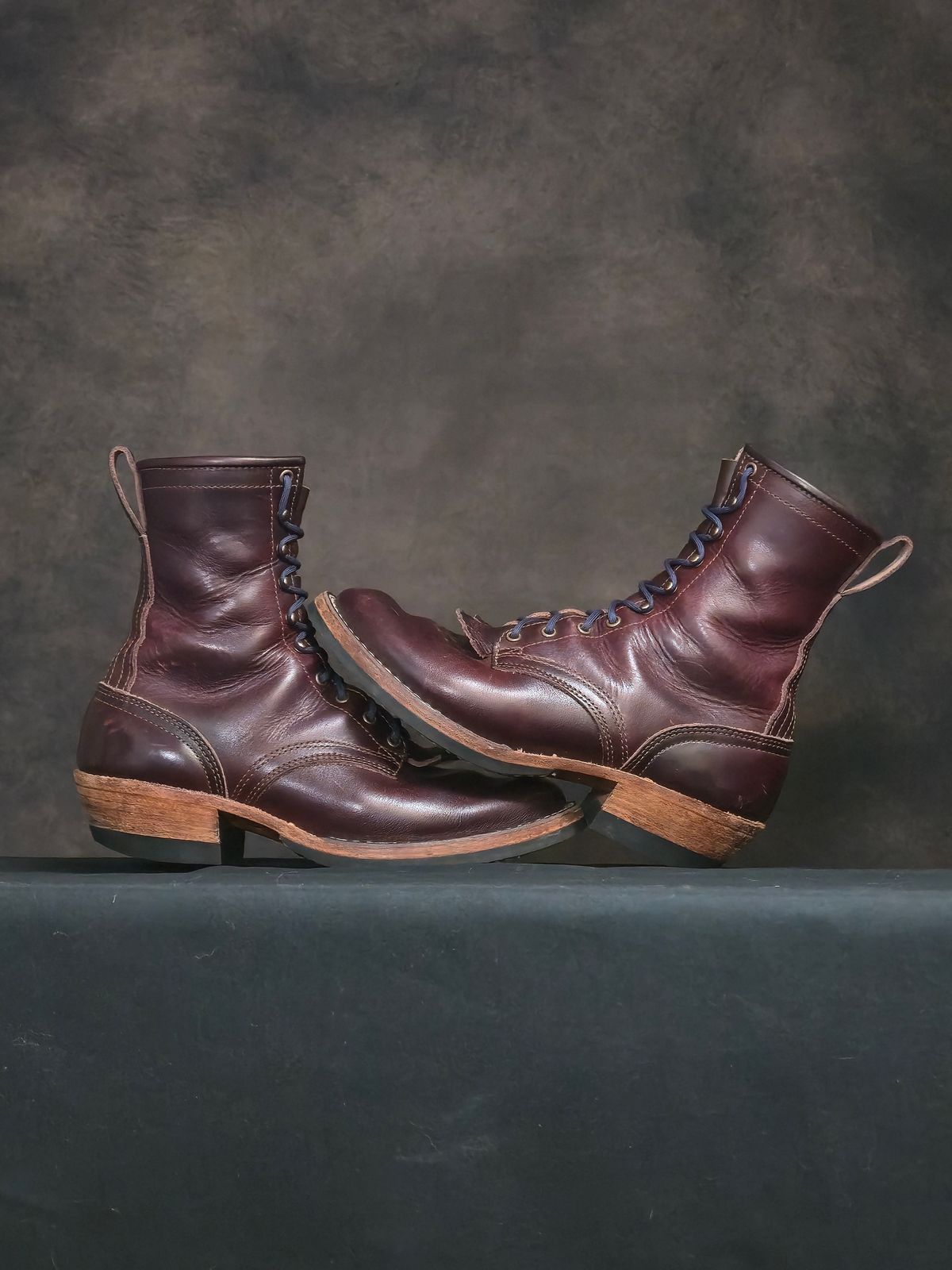 Photo by ShnyHntr91 on September 10, 2025 of the Nicks MTO in Horween, Color #8 Cypress.