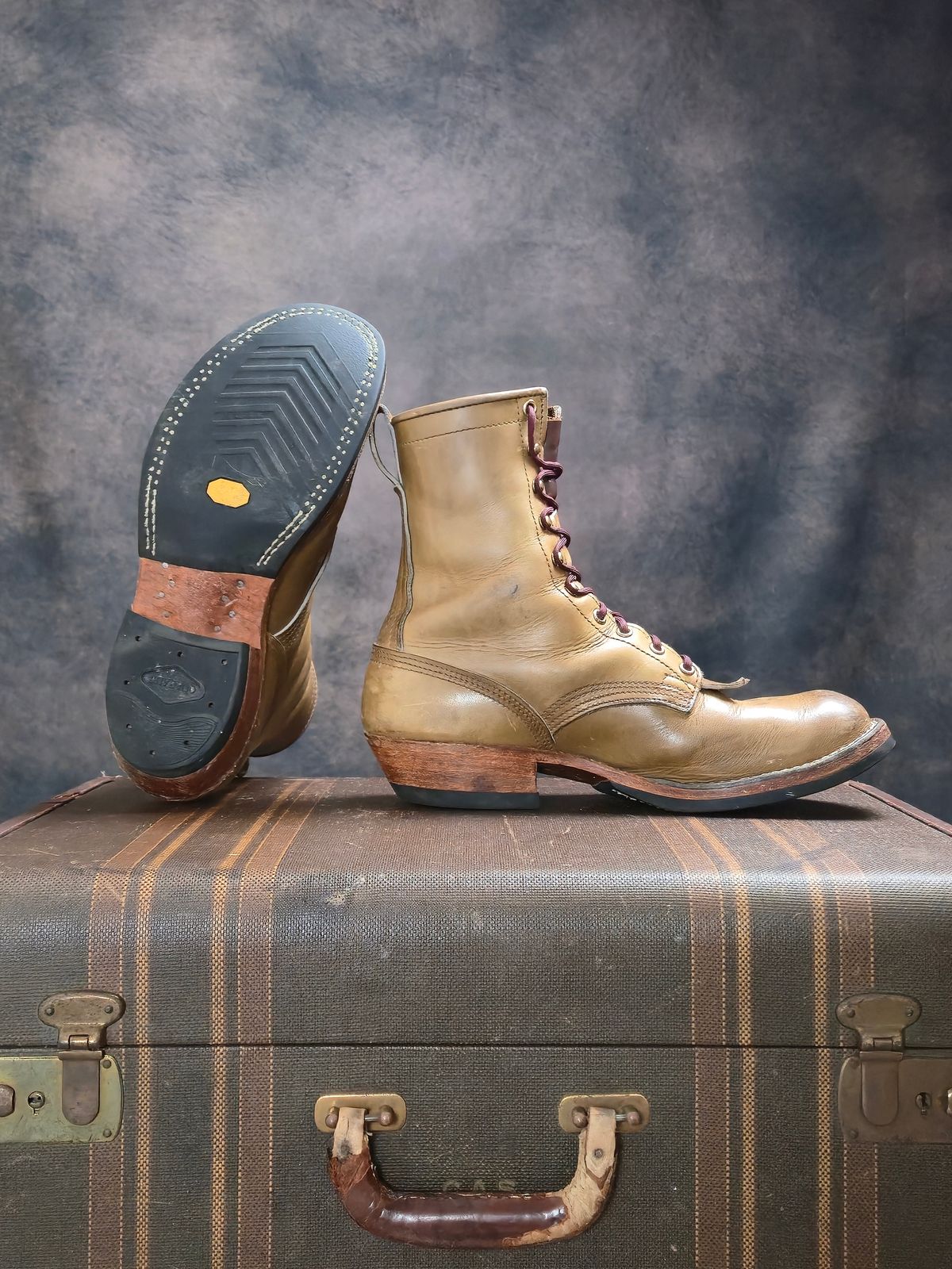 Photo by ShnyHntr91 on July 5, 2025 of the Nicks MTO in Horween, Sage Chromepak.