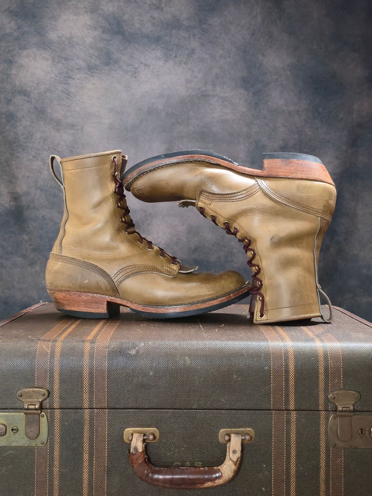 Photo by ShnyHntr91 on July 5, 2025 of the Nicks MTO in Horween, Sage Chromepak.
