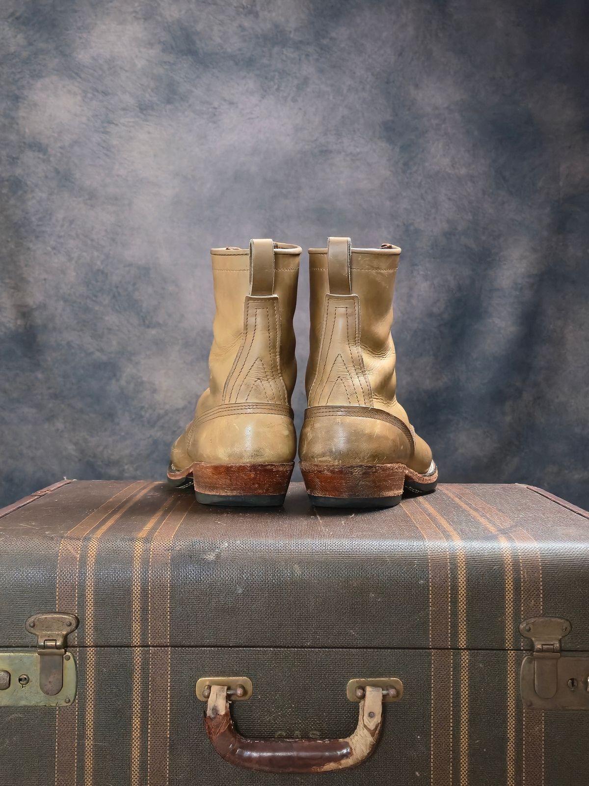 Photo by ShnyHntr91 on July 5, 2025 of the Nicks MTO in Horween, Sage Chromepak.