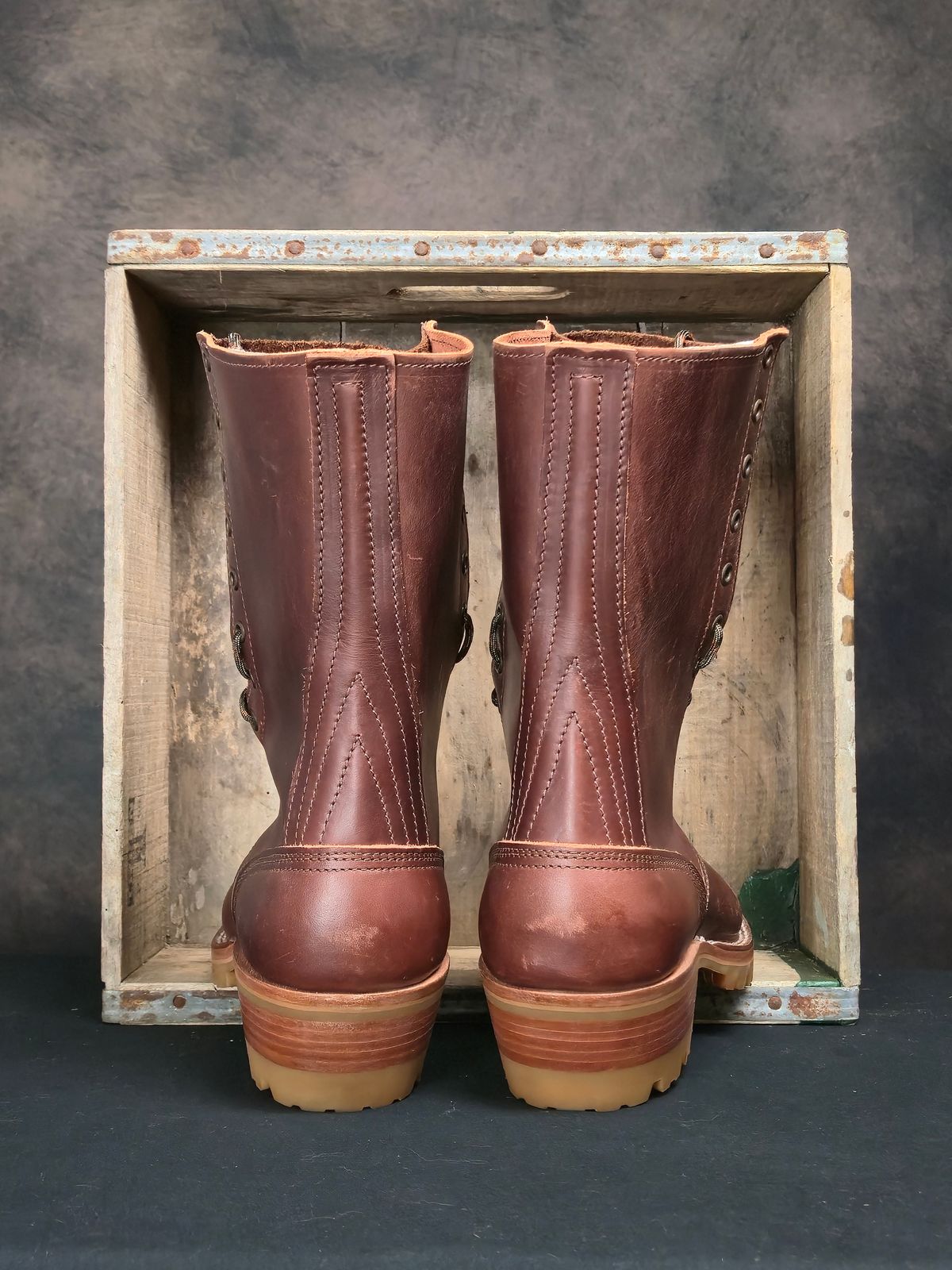 Photo by ShnyHntr91 on September 23, 2025 of the Nicks BuilderPro in Horween Timber Roanoke.