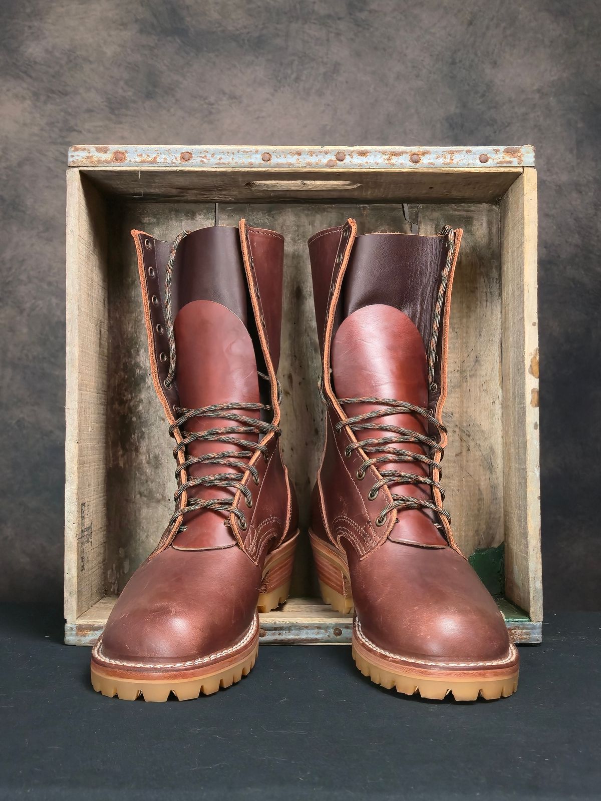 Photo by ShnyHntr91 on September 23, 2025 of the Nicks BuilderPro in Horween Timber Roanoke.