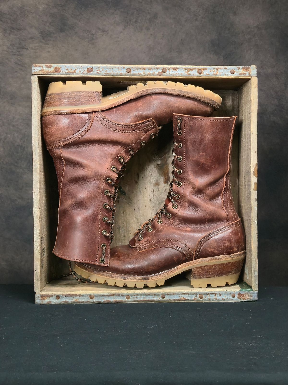 Photo by ShnyHntr91 on October 28, 2025 of the Nicks BuilderPro in Horween Timber Roanoke.