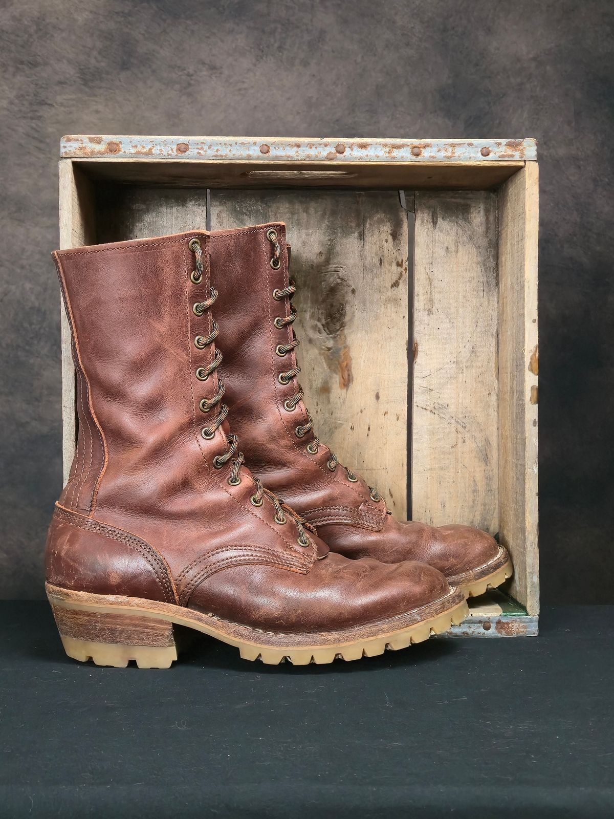 Photo by ShnyHntr91 on October 28, 2025 of the Nicks BuilderPro in Horween Timber Roanoke.