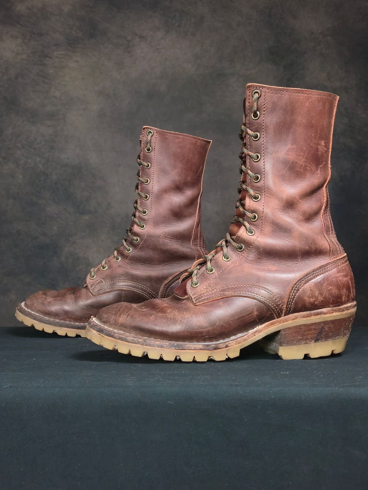 Photo by ShnyHntr91 on November 23, 2025 of the Nicks BuilderPro in Horween Timber Roanoke.