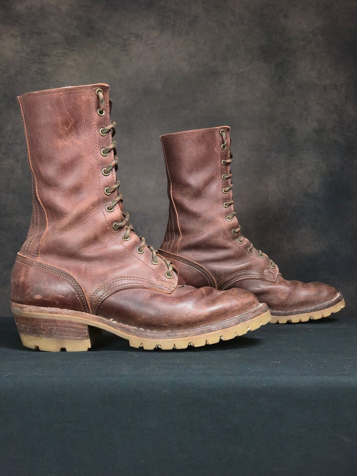 Photo by ShnyHntr91 on November 23, 2025 of the Nicks BuilderPro in Horween Timber Roanoke.