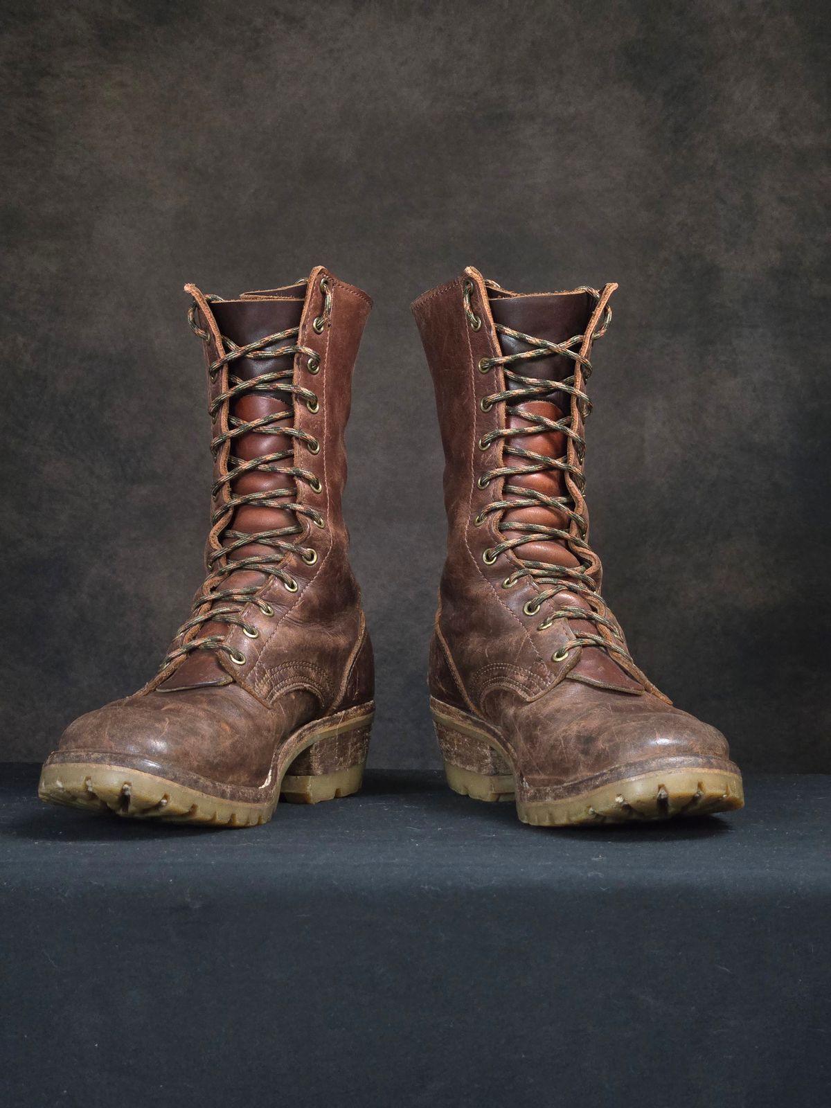 Photo by ShnyHntr91 on December 23, 2025 of the Nicks BuilderPro in Horween Timber Roanoke.