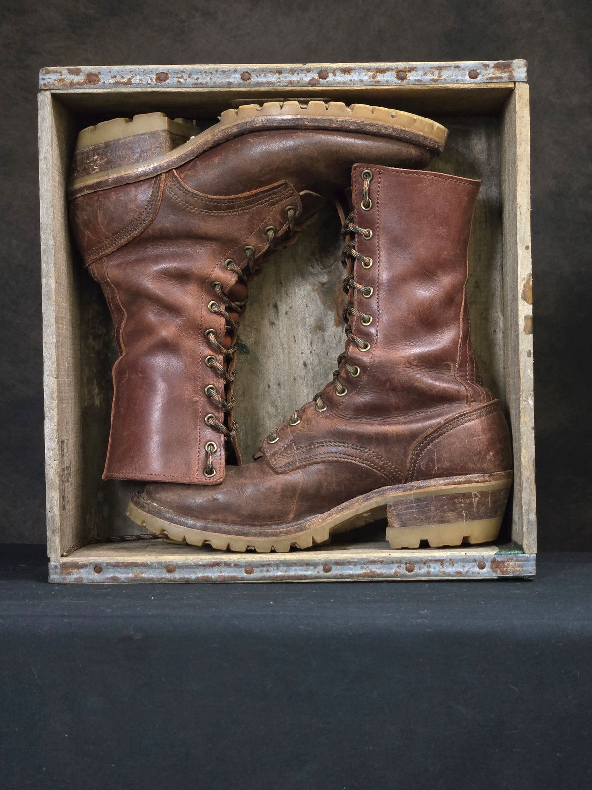 Photo by ShnyHntr91 on December 23, 2025 of the Nicks BuilderPro in Horween Timber Roanoke.