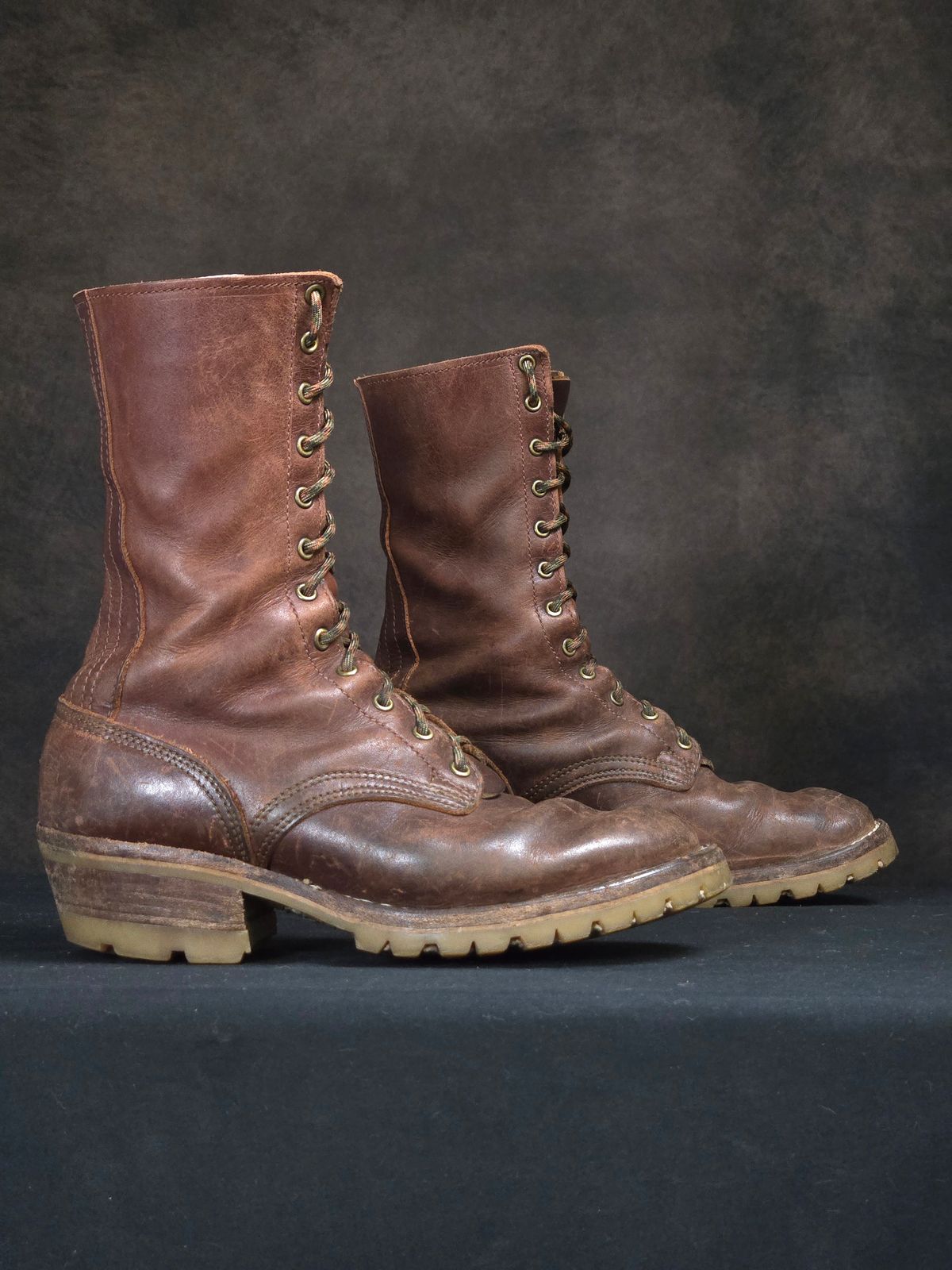 Photo by ShnyHntr91 on December 23, 2025 of the Nicks BuilderPro in Horween Timber Roanoke.