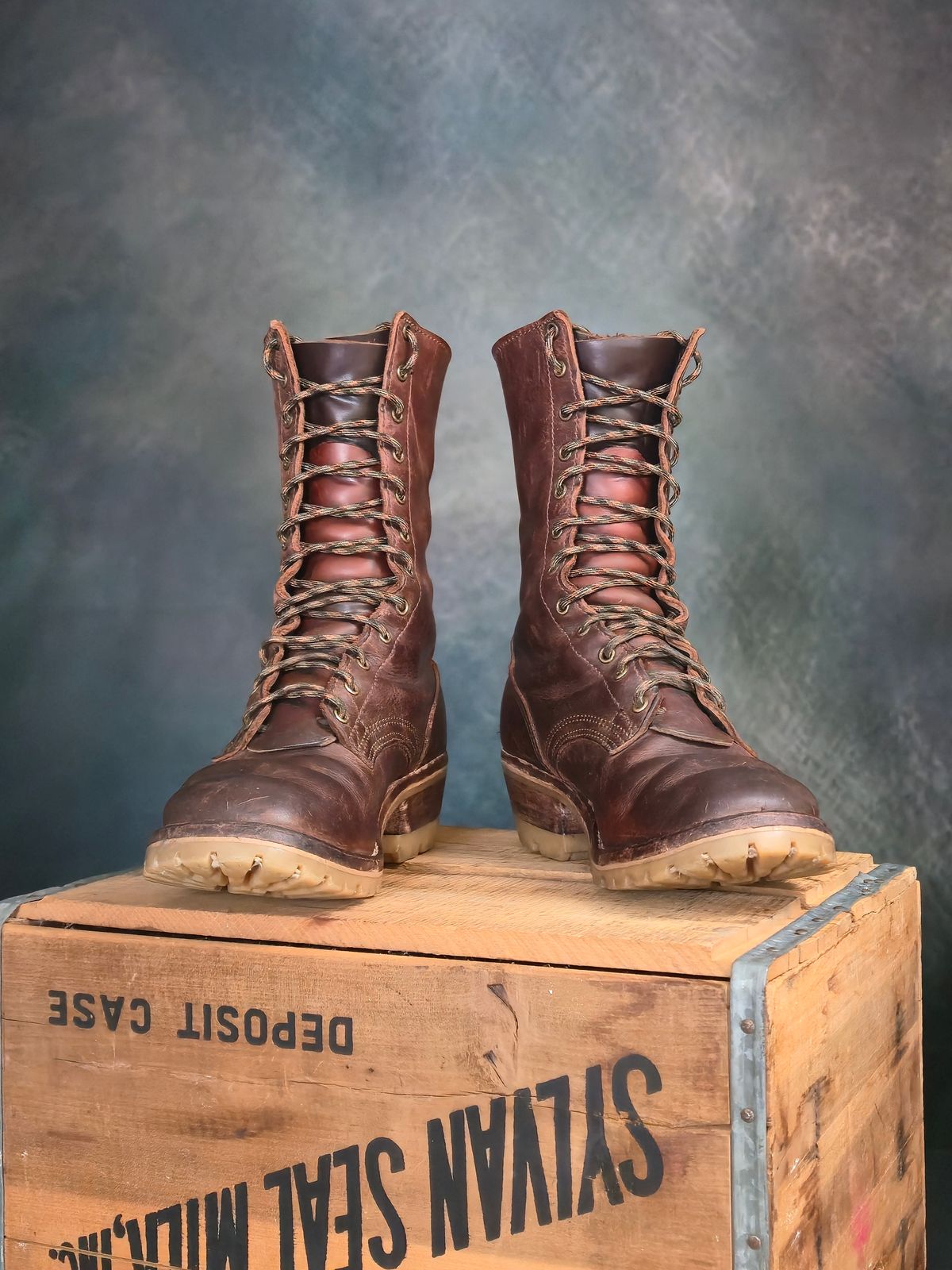 Photo by ShnyHntr91 on February 1, 2026 of the Nicks BuilderPro in Horween Timber Roanoke.