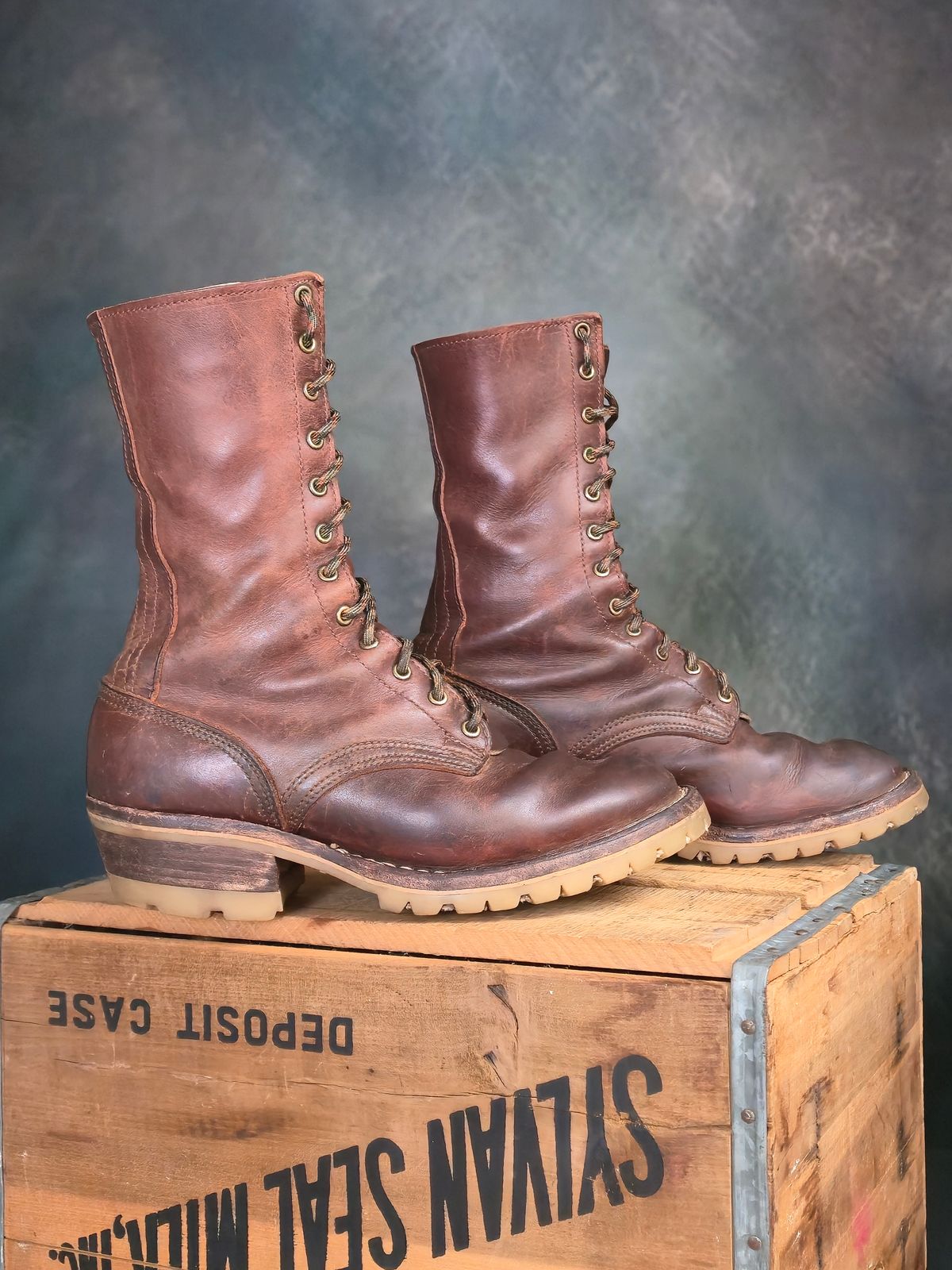 Photo by ShnyHntr91 on February 1, 2026 of the Nicks BuilderPro in Horween Timber Roanoke.