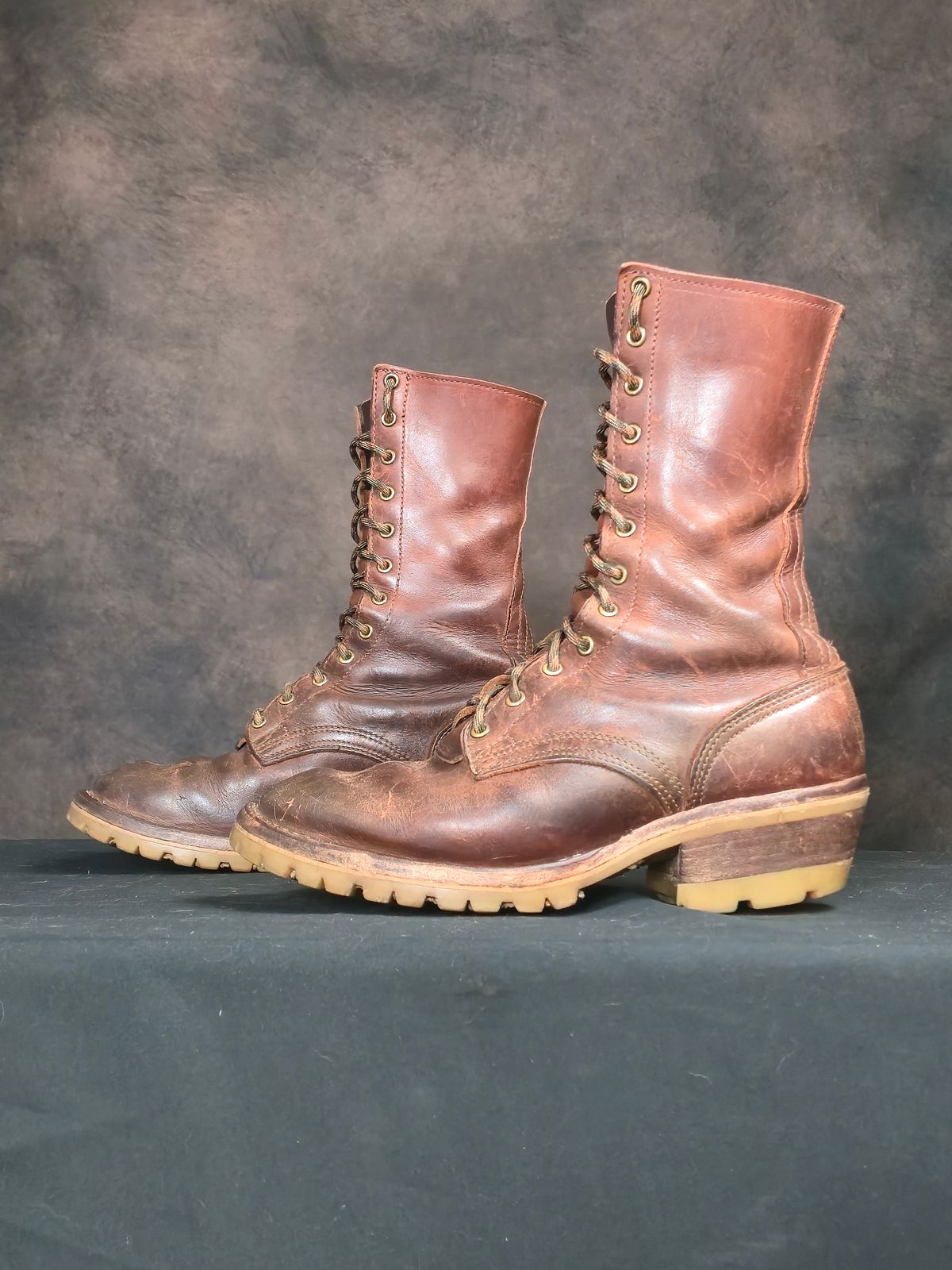 Photo by ShnyHntr91 on March 1, 2026 of the Nicks BuilderPro in Horween Timber Roanoke.