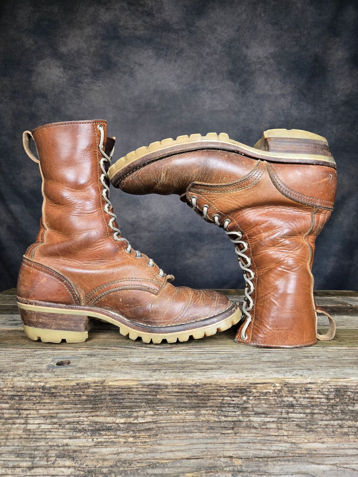 Photo by ShnyHntr91 on April 1, 2025 of the Nicks Builder Pro, MTO in Horween Natural Dublin.