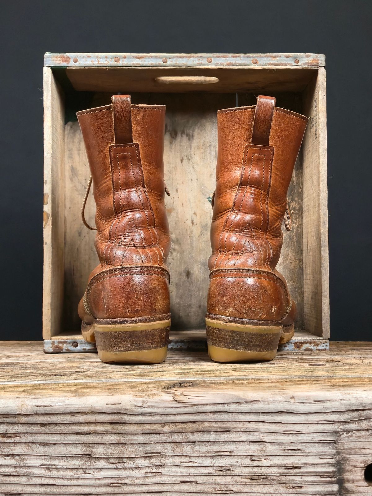 Photo by ShnyHntr91 on July 4, 2025 of the Nicks Builder Pro, MTO in Horween Natural Dublin.