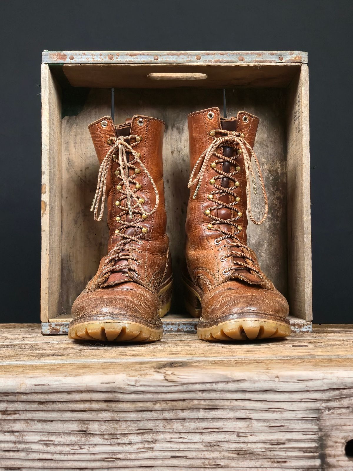 Photo by ShnyHntr91 on July 4, 2025 of the Nicks Builder Pro, MTO in Horween Natural Dublin.