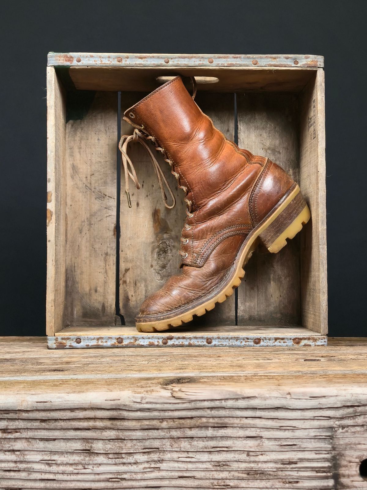 Photo by ShnyHntr91 on July 4, 2025 of the Nicks Builder Pro, MTO in Horween Natural Dublin.