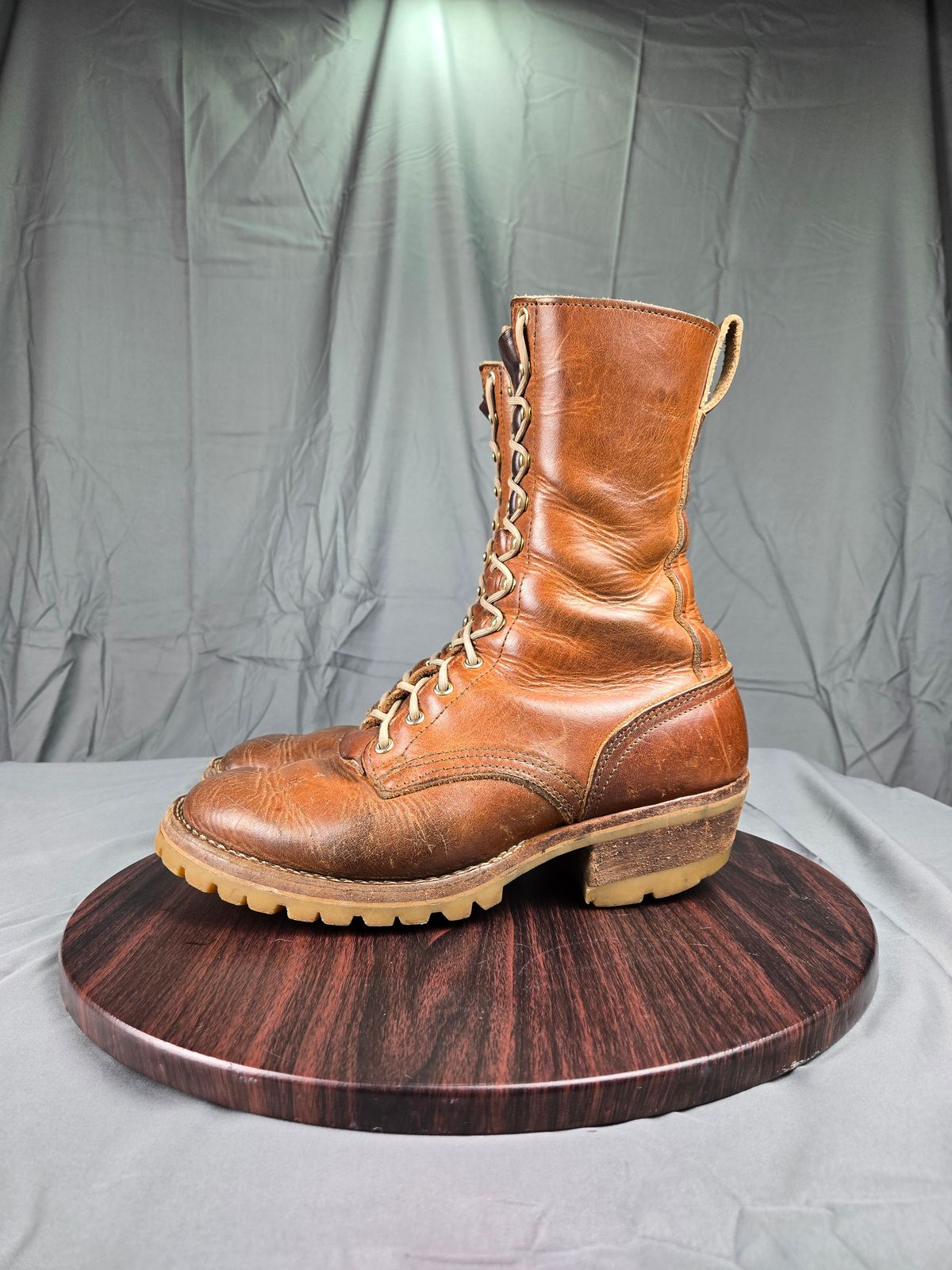 Photo by ShnyHntr91 on January 1, 2025 of the Nicks MTO in Horween Natural Dublin.