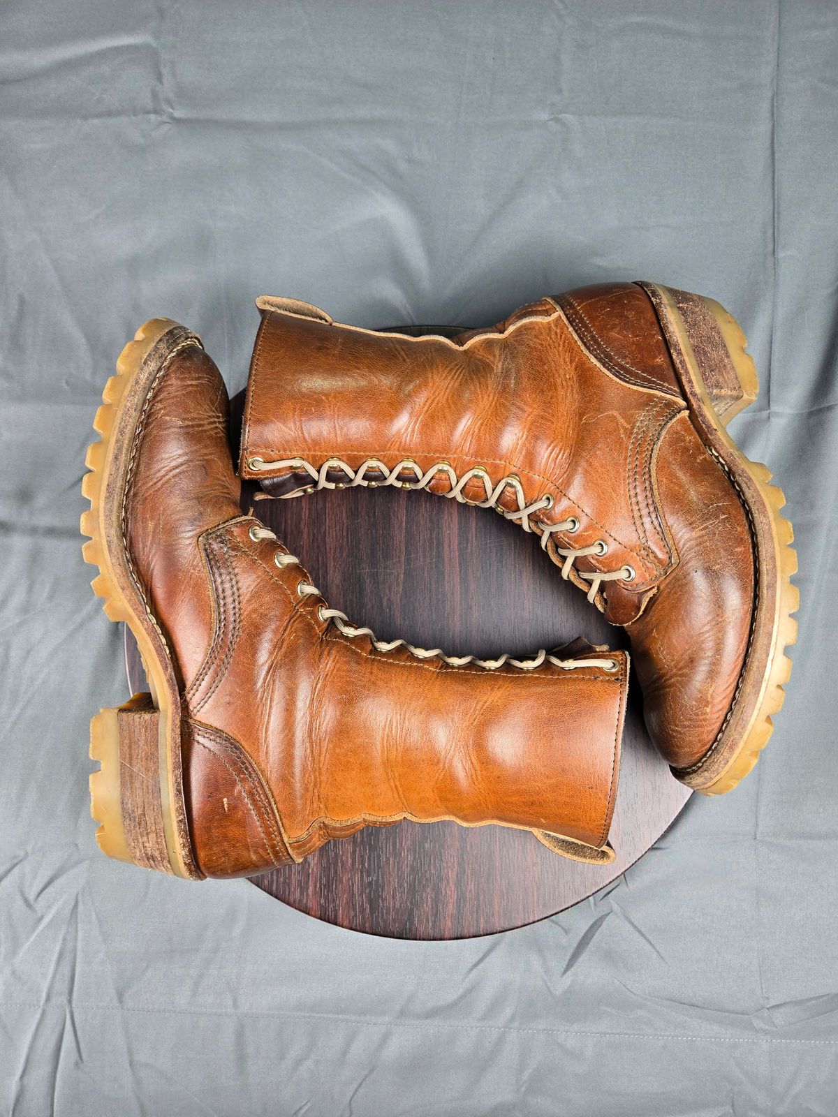 Photo by ShnyHntr91 on January 1, 2025 of the Nicks Builder Pro, MTO in Horween Natural Dublin.