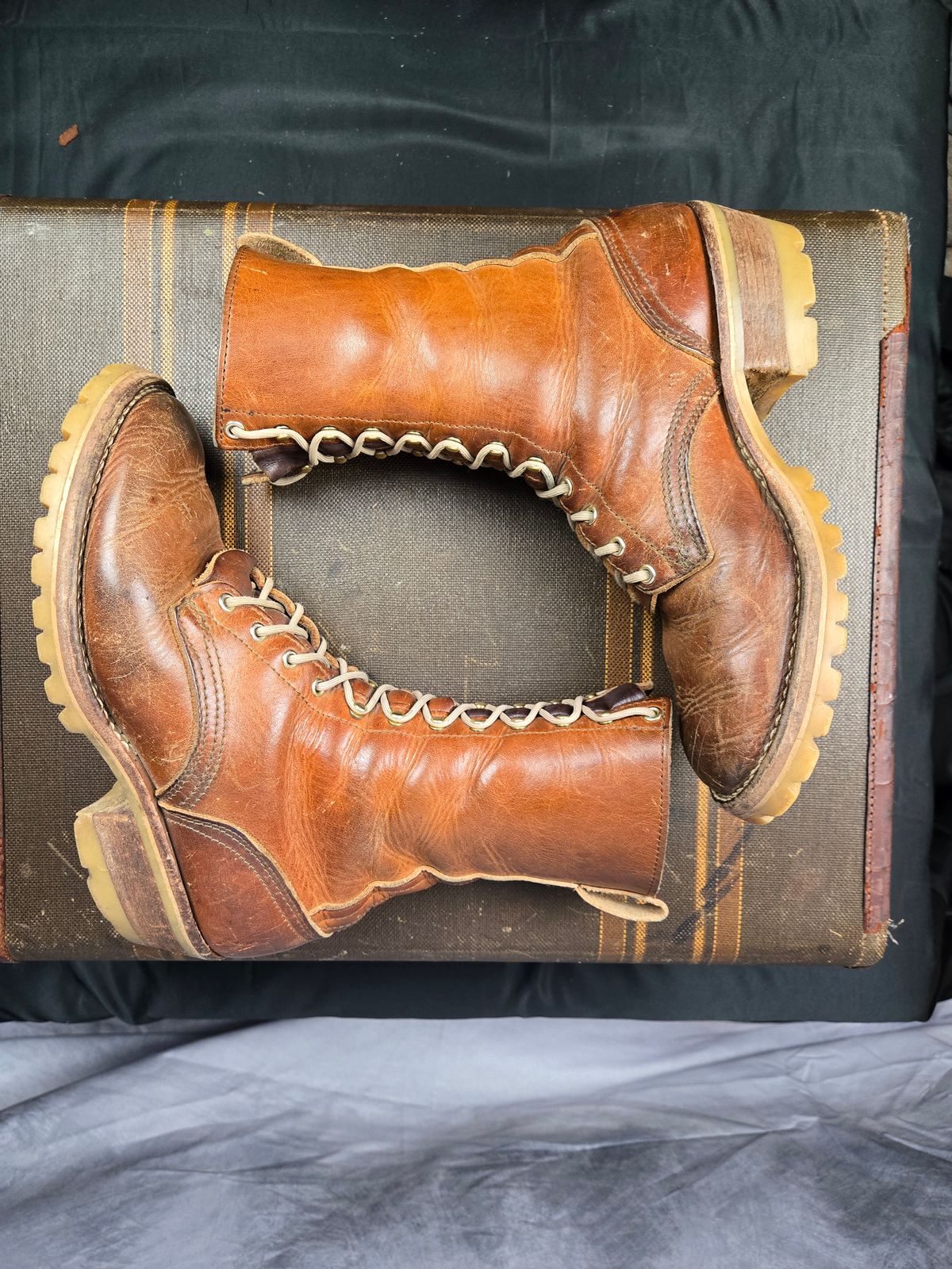 Photo by ShnyHntr91 on February 1, 2025 of the Nicks Builder Pro, MTO in Horween Natural Dublin.
