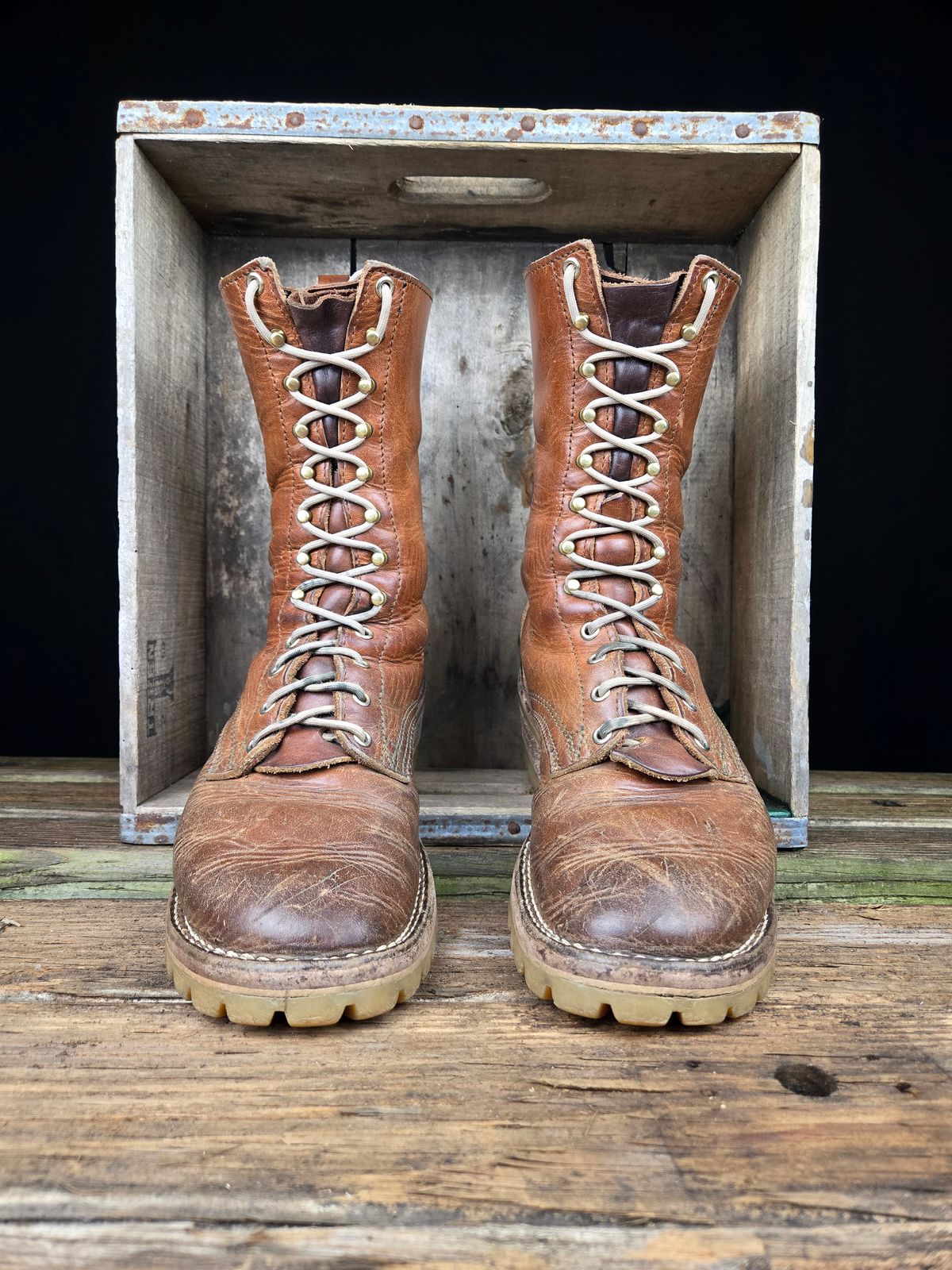 Photo by ShnyHntr91 on March 1, 2025 of the Nicks Builder Pro, MTO in Horween Natural Dublin.