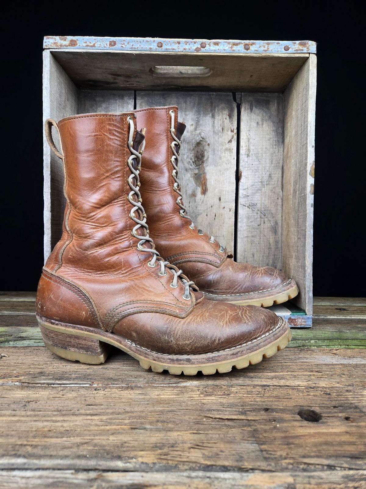 Photo by ShnyHntr91 on March 1, 2025 of the Nicks Builder Pro, MTO in Horween Natural Dublin.