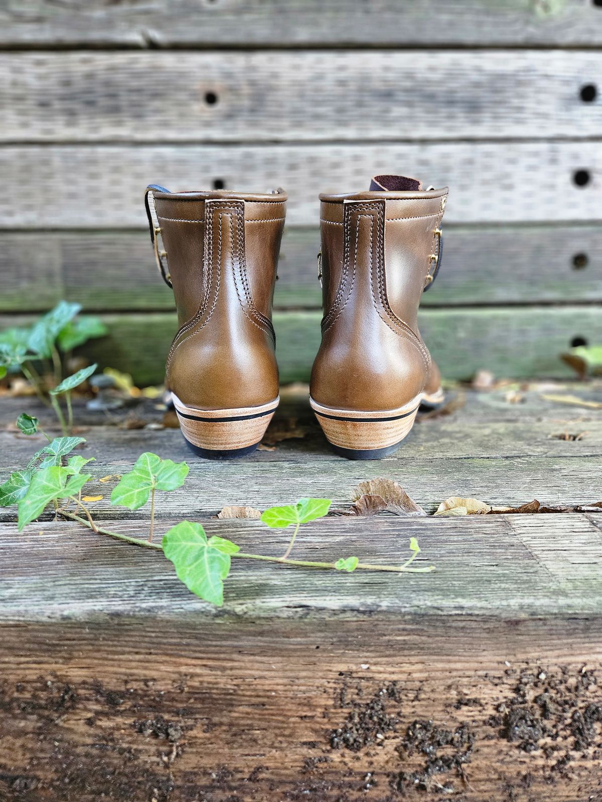 Photo by ShnyHntr91 on September 3, 2024 of the Nicks Becca in Horween British Tan Chromexcel.