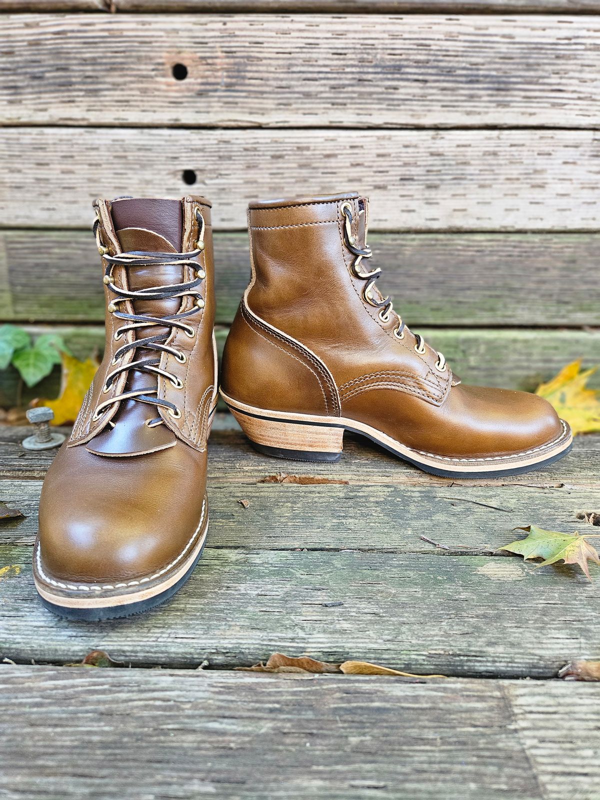 Photo by ShnyHntr91 on October 20, 2024 of the Nicks Becca in Horween British Tan Chromexcel.