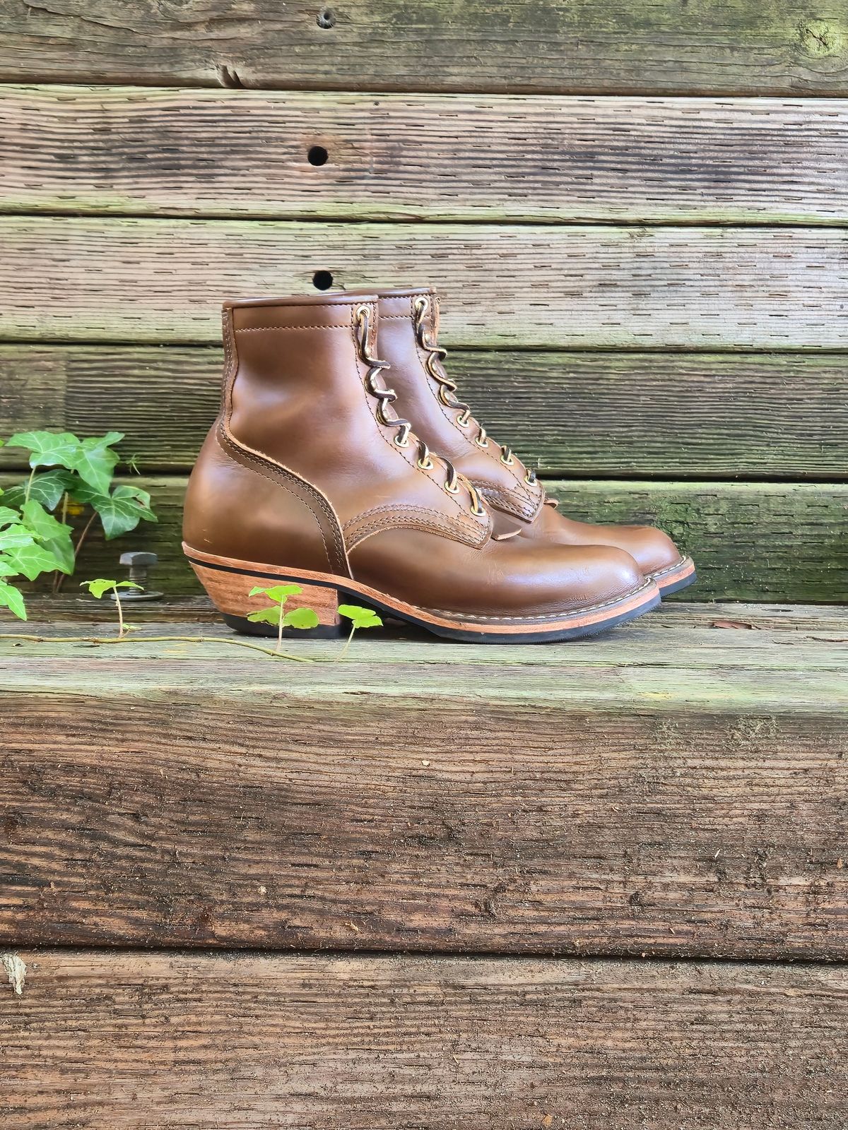 Photo by ShnyHntr91 on June 22, 2025 of the Nicks Becca in Horween British Tan Chromexcel.