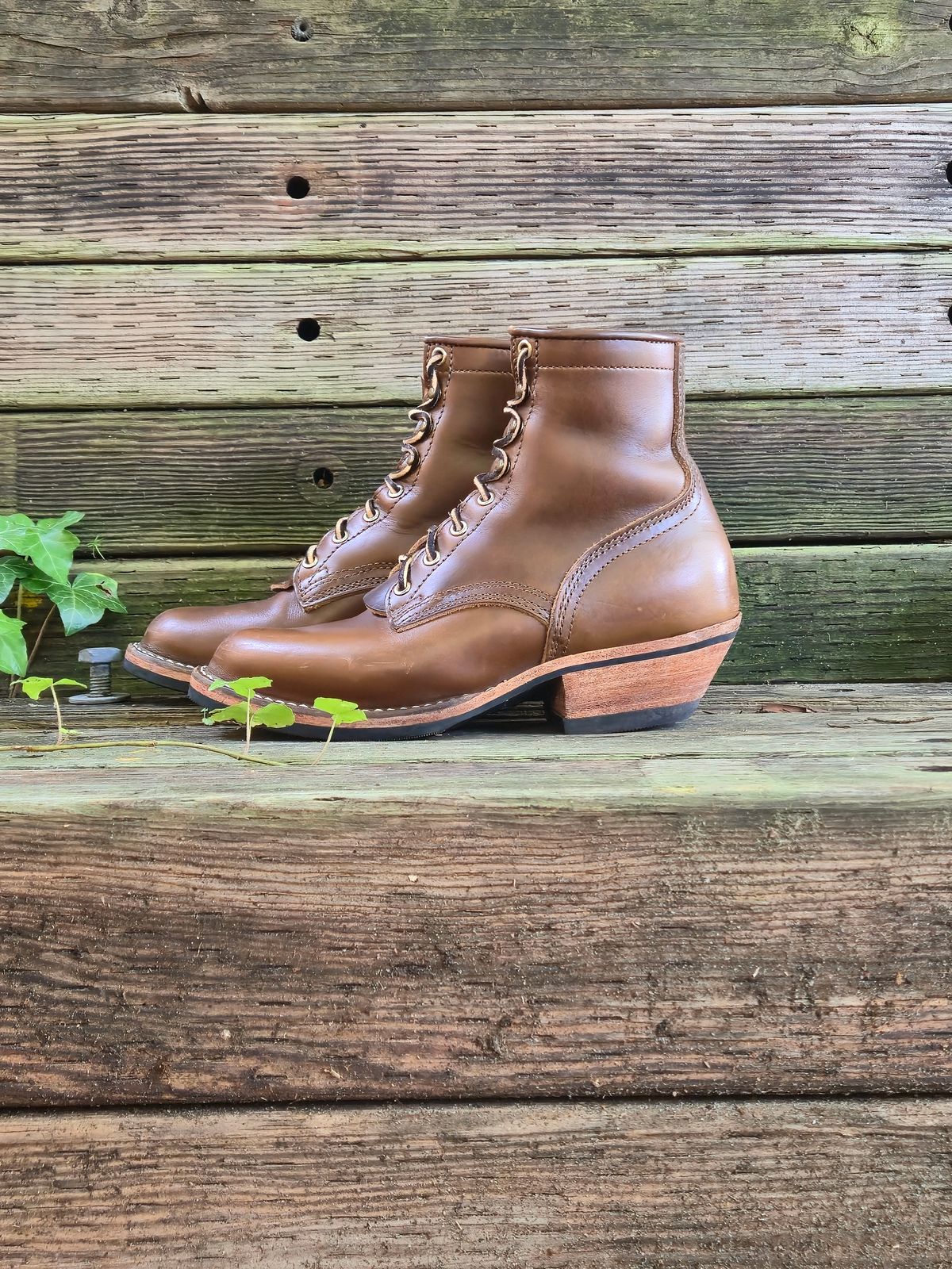 Photo by ShnyHntr91 on June 22, 2025 of the Nicks Becca in Horween British Tan Chromexcel.