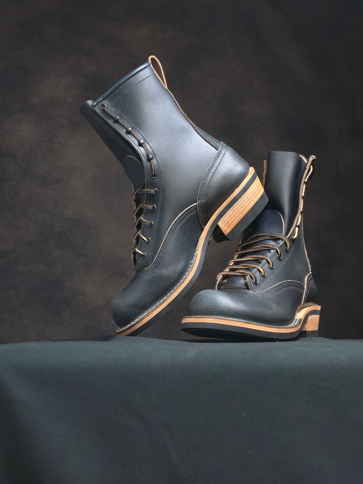 Photo by ShnyHntr91 on August 18, 2025 of the Nicks Lace To Toe in Horween Pacific Waxed Flesh.
