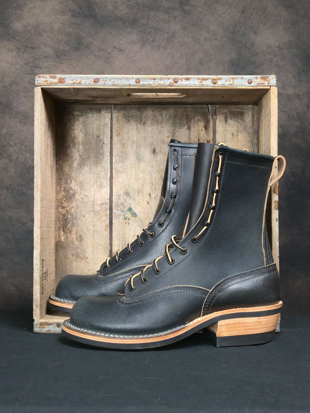 Photo by ShnyHntr91 on September 23, 2025 of the Nicks Lace To Toe in Horween Pacific Waxed Flesh.