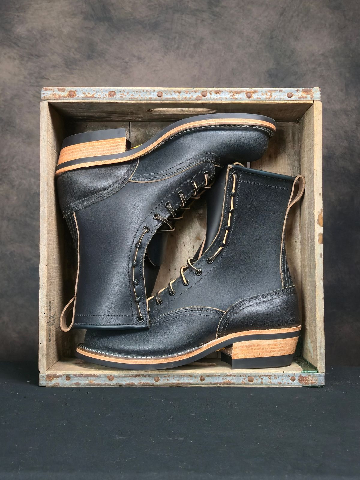 Photo by ShnyHntr91 on September 23, 2025 of the Nicks Lace To Toe in Horween Pacific Waxed Flesh.