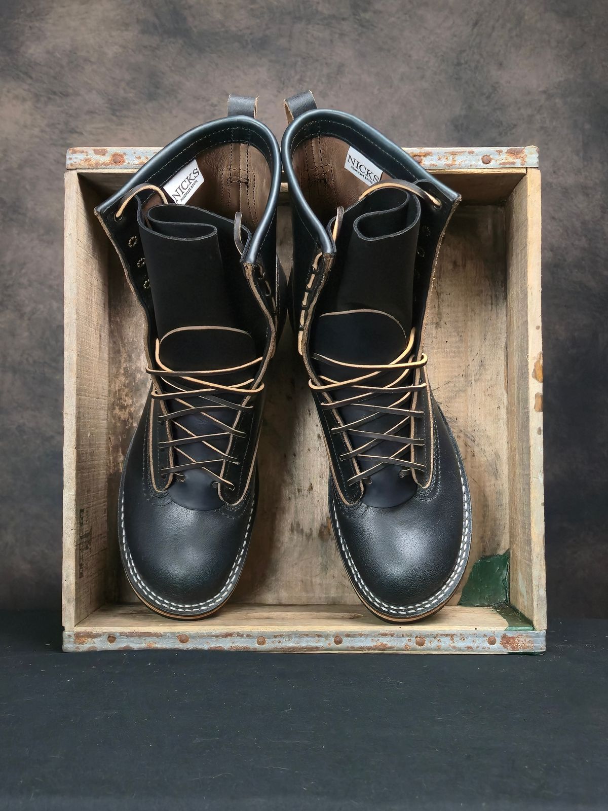 Photo by ShnyHntr91 on September 23, 2025 of the Nicks Lace To Toe in Horween Pacific Waxed Flesh.
