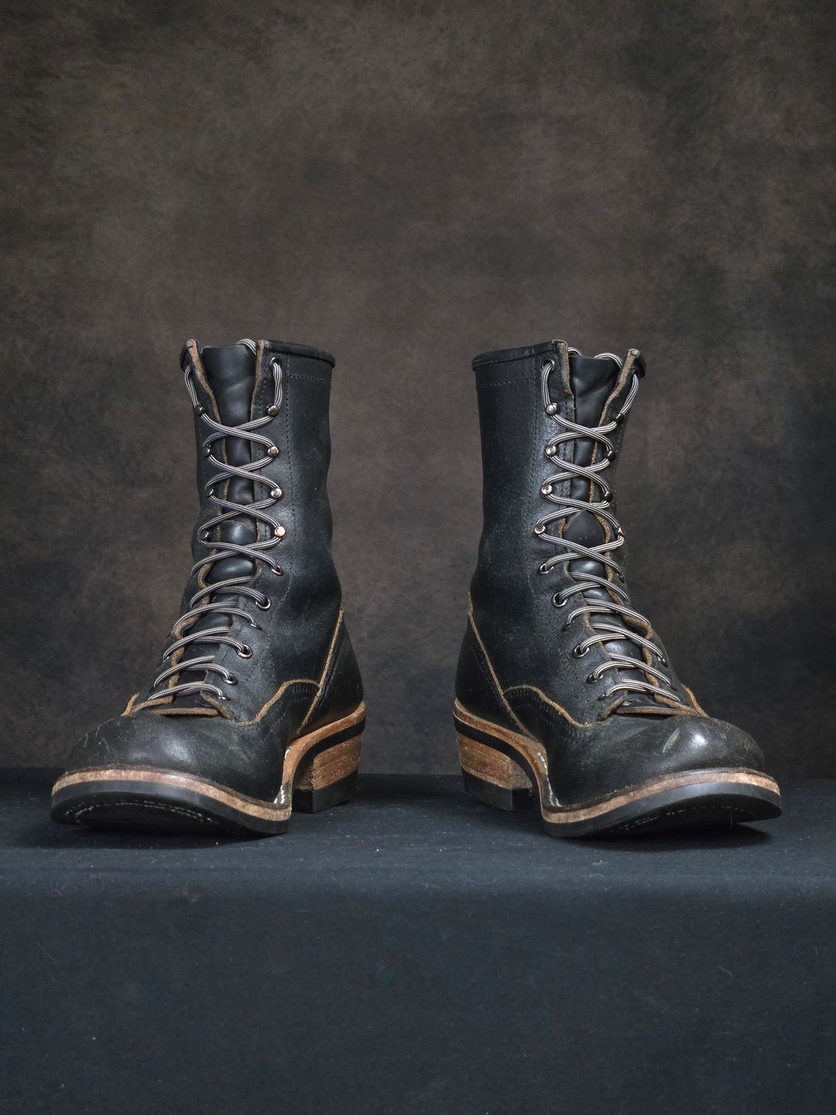 Photo by ShnyHntr91 on December 23, 2025 of the Nicks Lace To Toe in Horween Pacific Waxed Flesh.