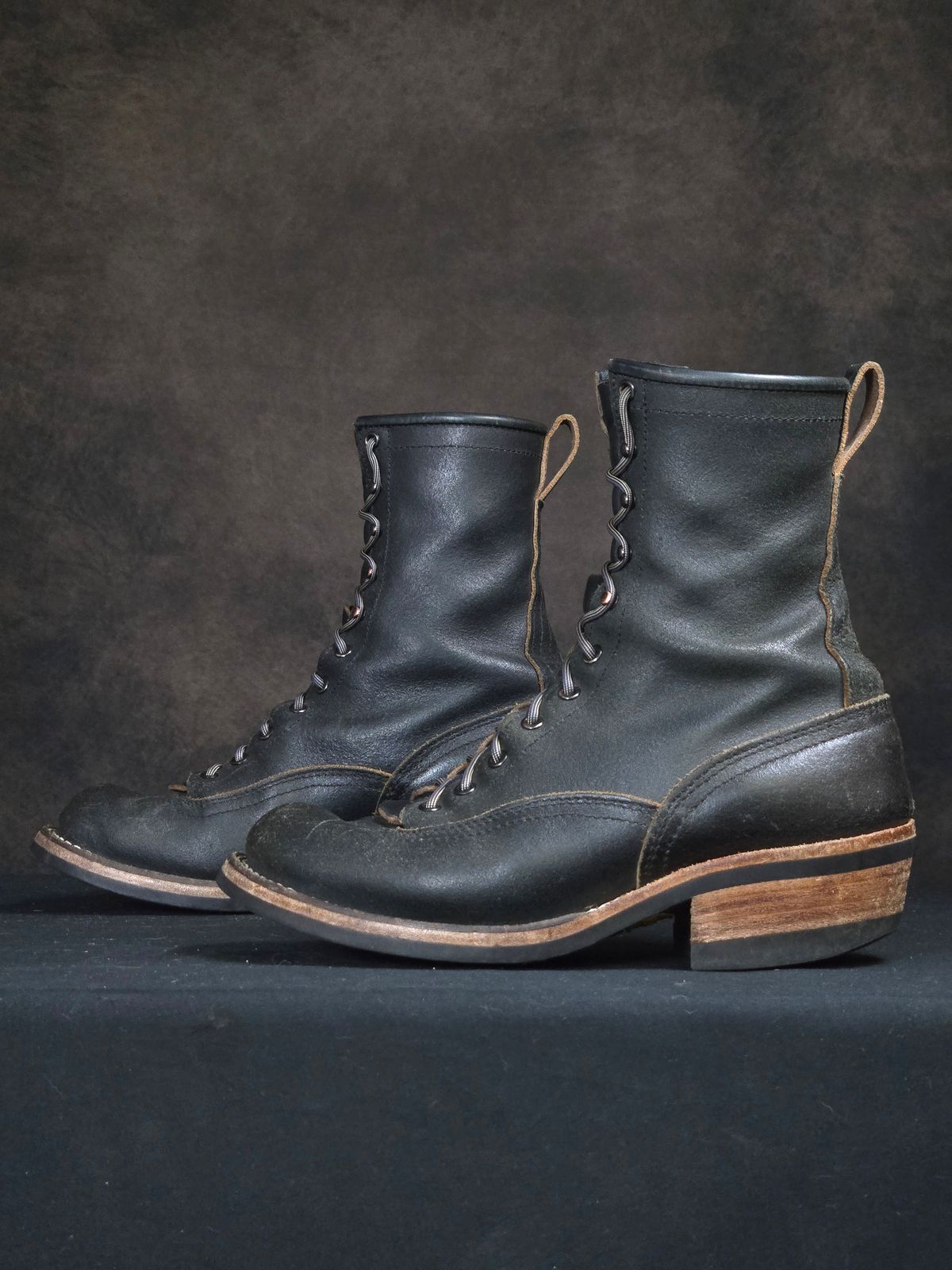 Photo by ShnyHntr91 on December 23, 2025 of the Nicks Lace To Toe in Horween Pacific Waxed Flesh.