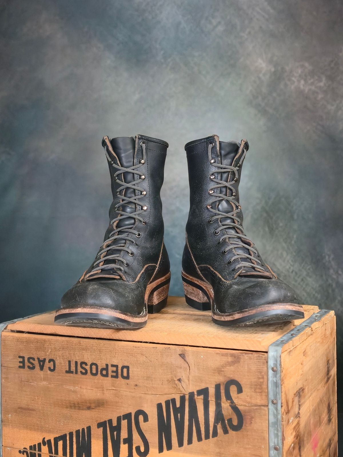 Photo by ShnyHntr91 on February 1, 2026 of the Nicks Lace To Toe in Horween Pacific Waxed Flesh.