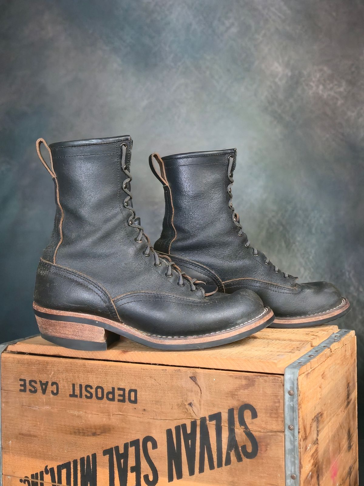 Photo by ShnyHntr91 on February 1, 2026 of the Nicks Lace To Toe in Horween Pacific Waxed Flesh.