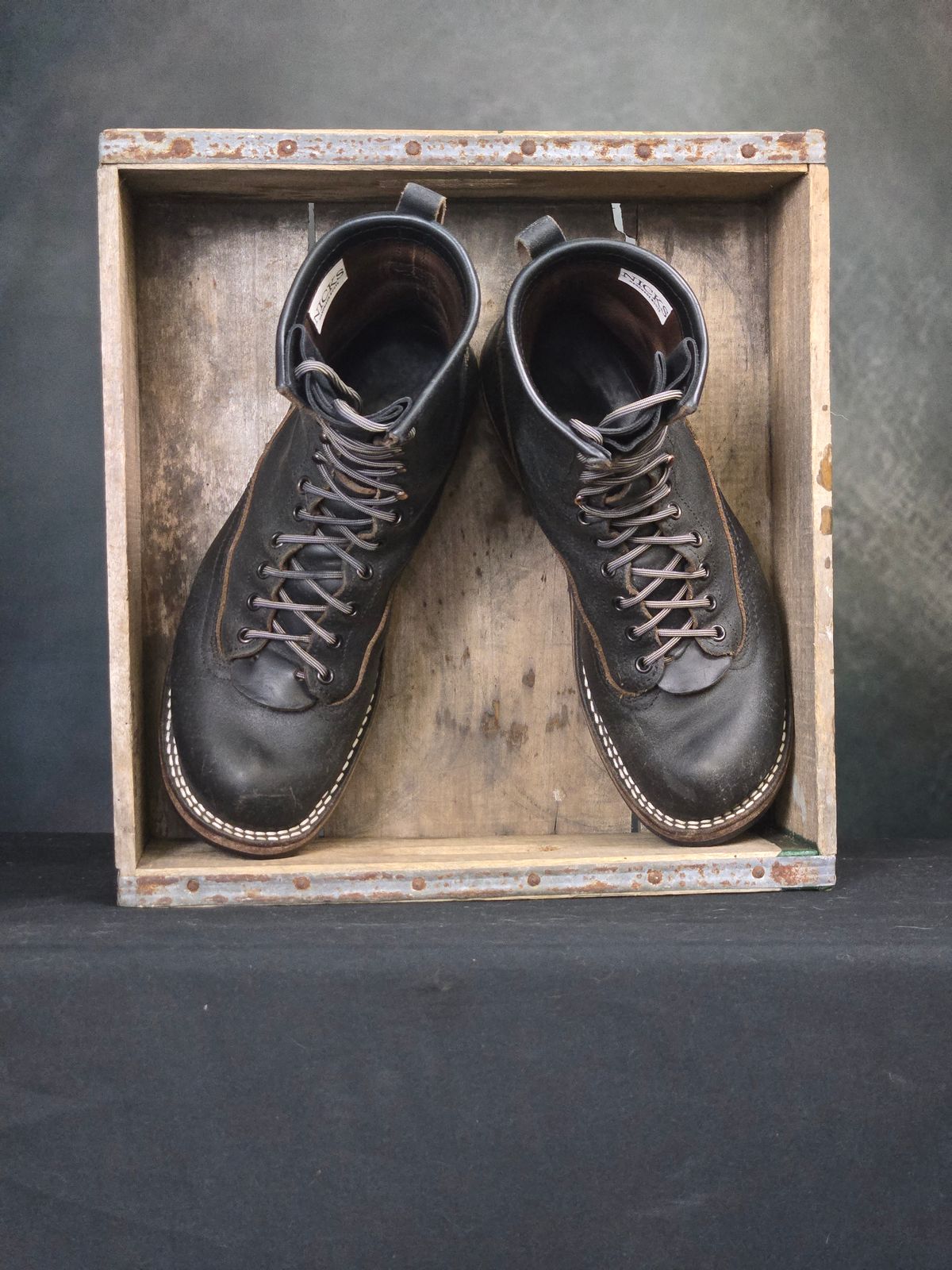 Photo by ShnyHntr91 on February 1, 2026 of the Nicks Lace To Toe in Horween Pacific Waxed Flesh.