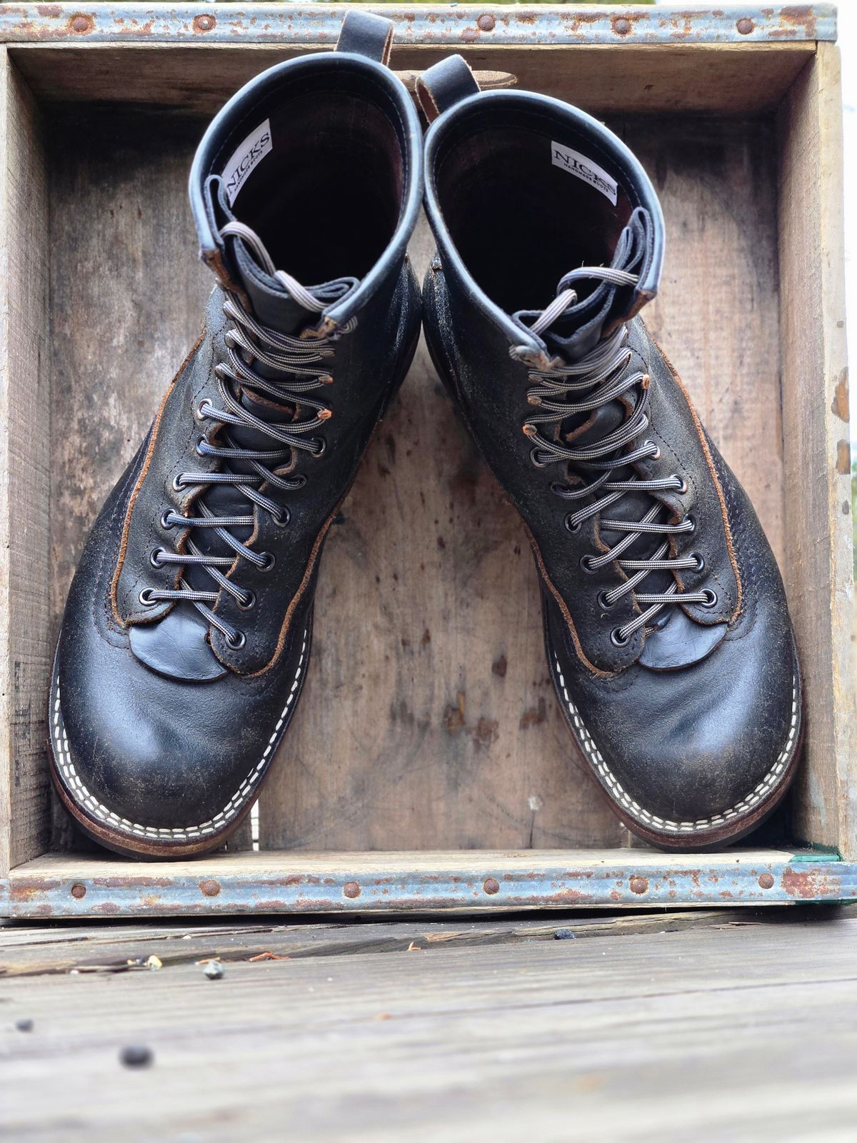 Photo by ShnyHntr91 on April 2, 2026 of the Nicks Lace To Toe in Horween Pacific Waxed Flesh.