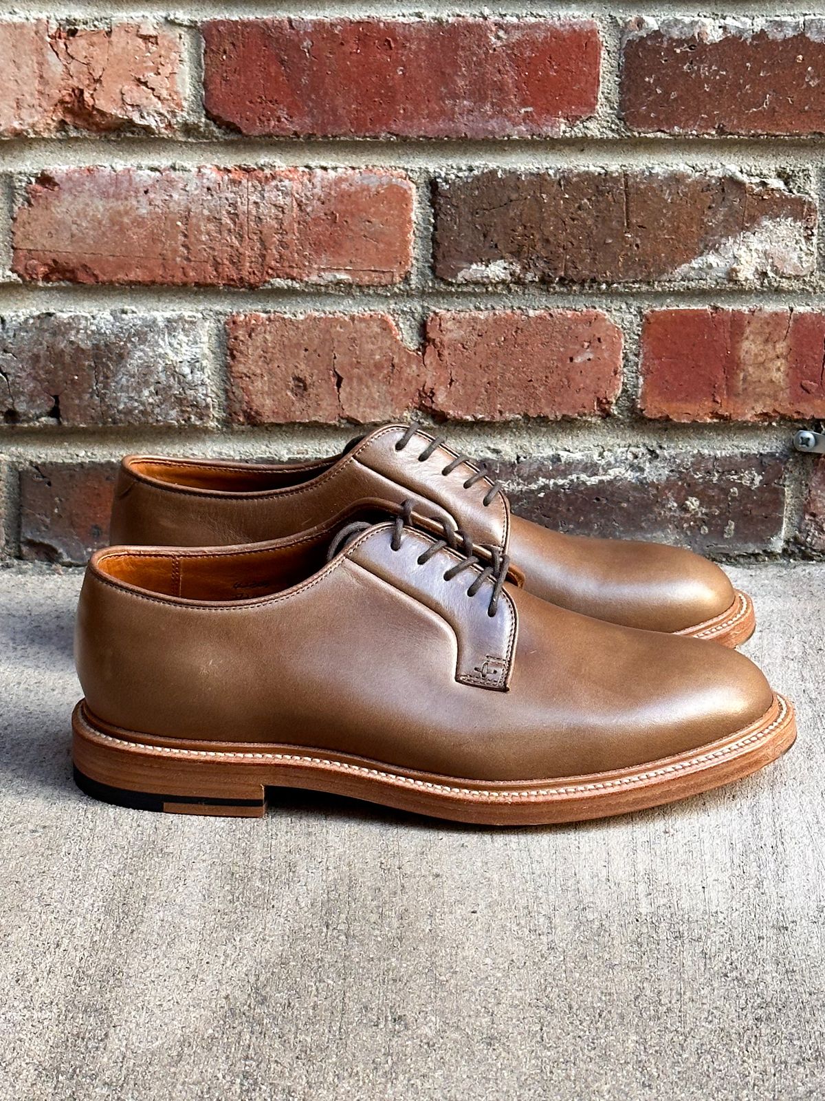 Photo by StCrispinGlover on October 2, 2023 of the Grant Stone Plain Toe Blucher in Horween Dune Chromexcel.
