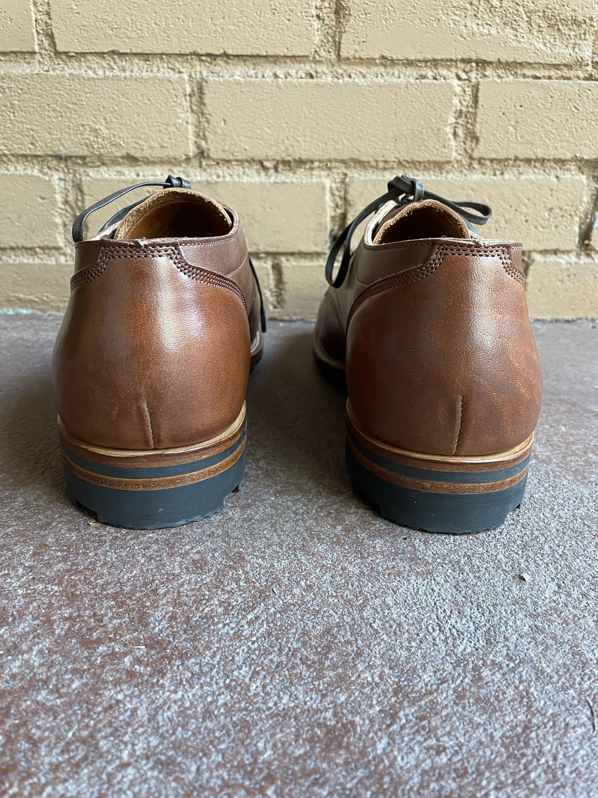Photo by StCrispinGlover on October 1, 2022 of the Viberg 145 Oxford in Horween Natural Essex Workshoe Butt.