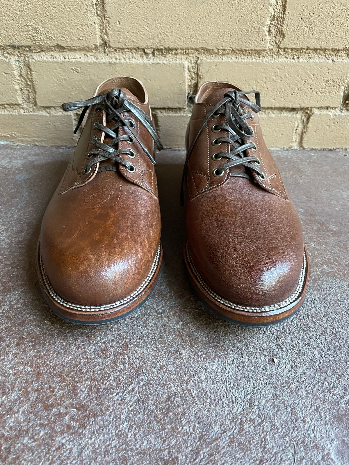 Photo by StCrispinGlover on October 1, 2022 of the Viberg 145 Oxford in Horween Natural Essex Workshoe Butt.