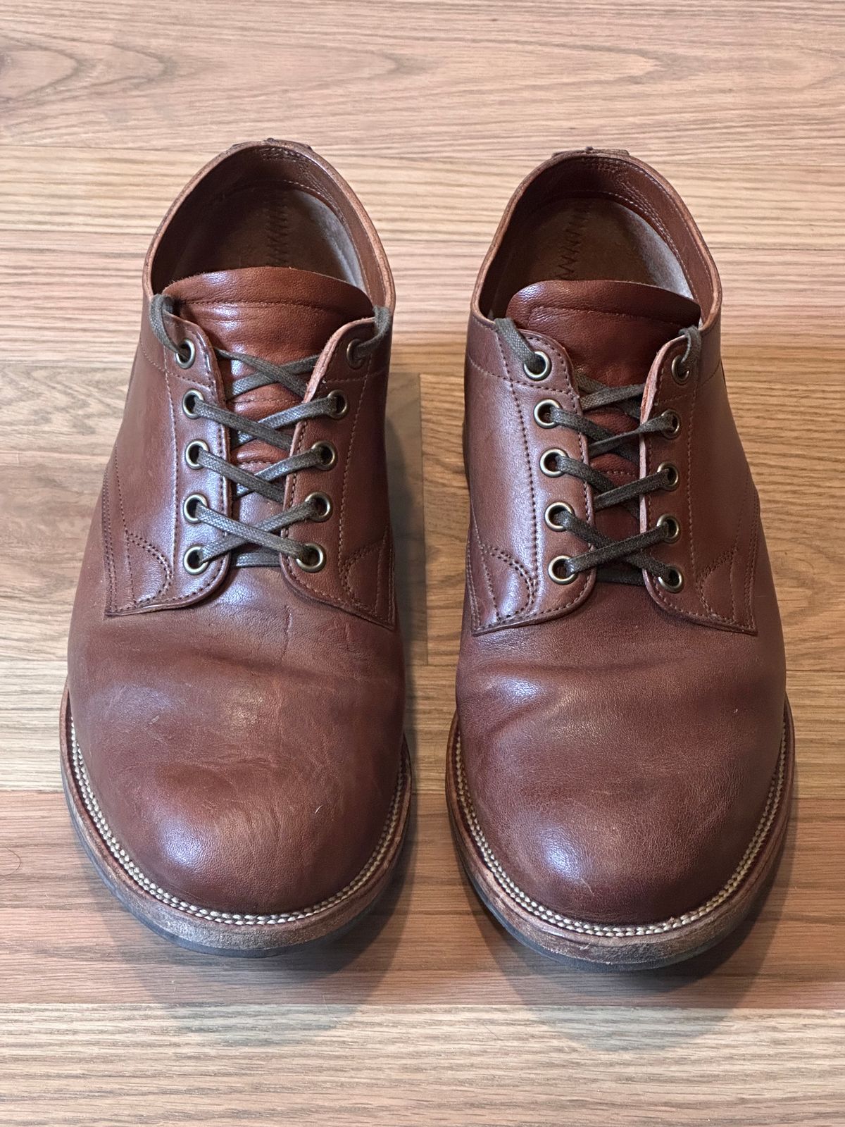 Photo by StCrispinGlover on September 19, 2023 of the Viberg 145 Oxford in Horween Natural Essex Workshoe Butt.