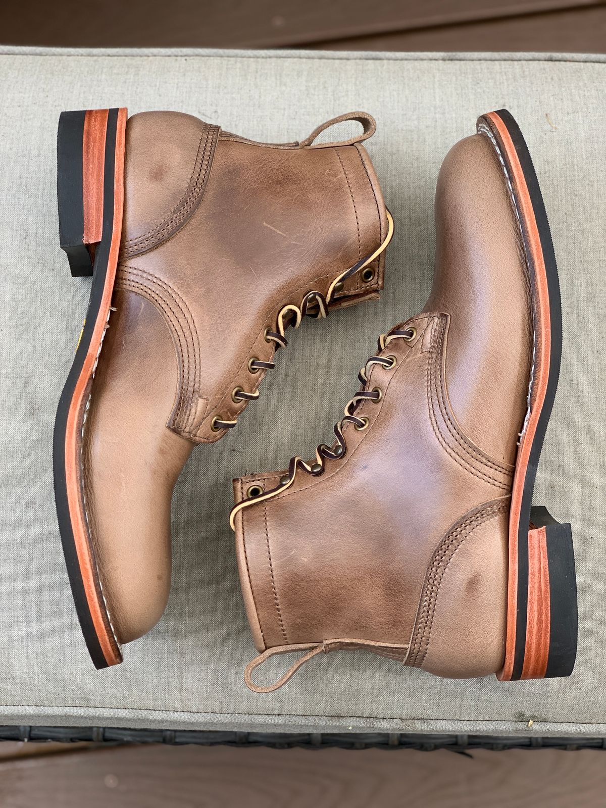 Photo by Talus on October 1, 2023 of the Nicks MTO in Horween Natural Chromexcel.