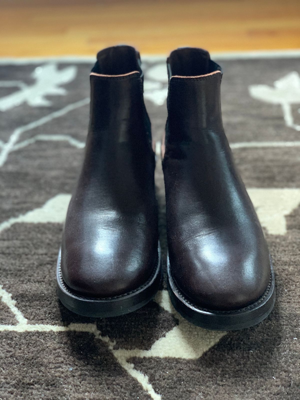Photo by jb_jams on December 4, 2022 of the Addict Boots AB-03 Chelsea Boots in Unknown Leather.