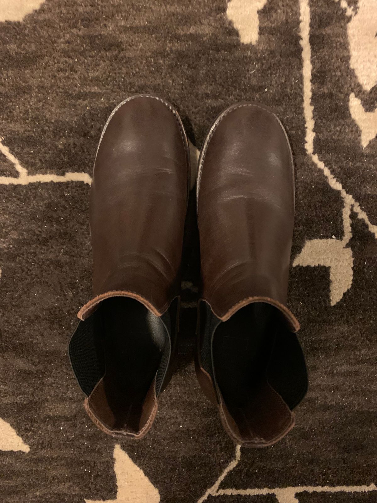 Photo by jb_jams on January 6, 2023 of the Addict Boots AB-03 Chelsea Boots in Unknown Leather.