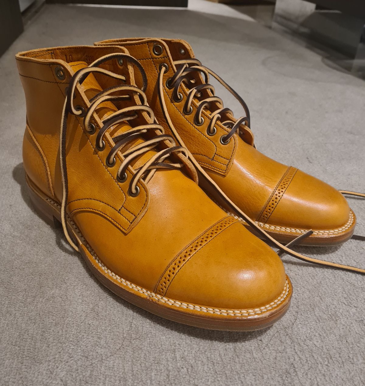 Photo by mormus on September 25, 2022 of the Viberg Service Boot in Tochigi Natural Cowhide.