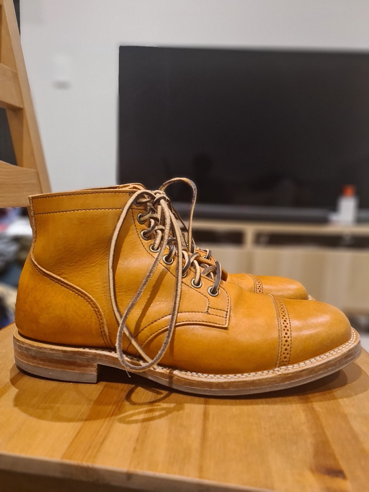 Photo by mormus on November 1, 2022 of the Viberg Service Boot in Tochigi Natural Cowhide.